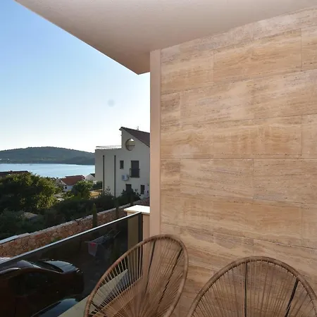 Apartman Bela Tisno Buitenkant foto