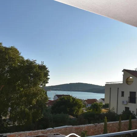 Apartman Bela Tisno Buitenkant foto