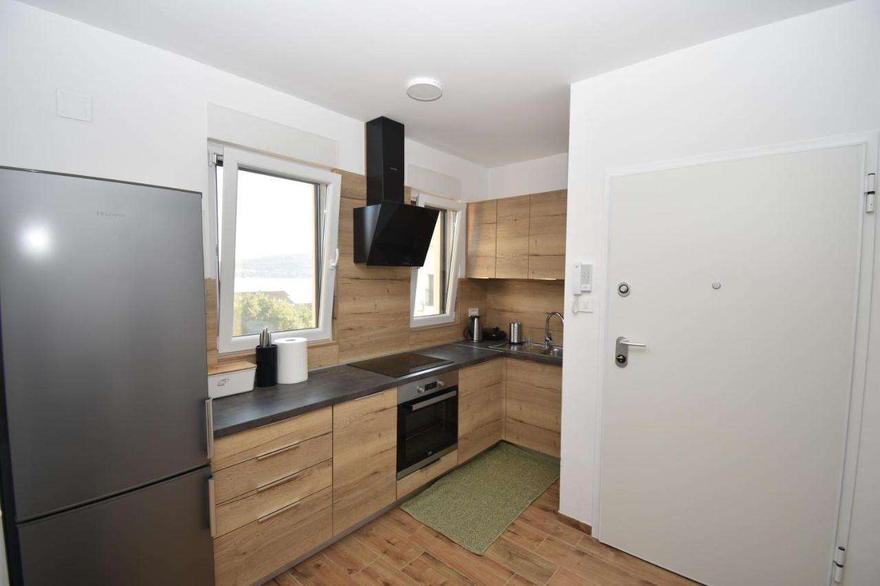 Apartment Bela *