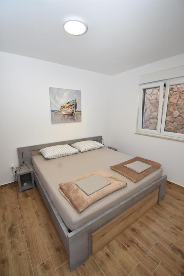 Apartment Bela Tisno